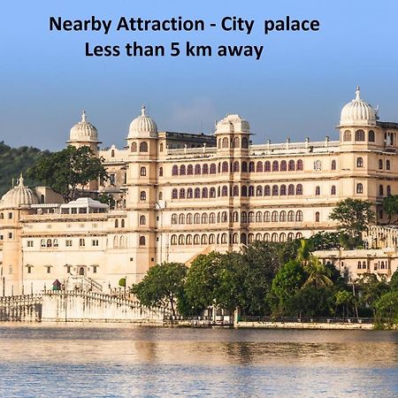 Oyo 23296 Hotel Quality Time Udaipur Bagian luar foto