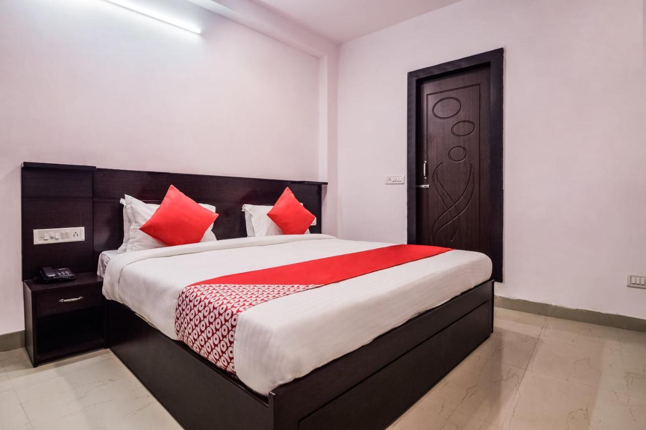 Oyo 23296 Hotel Quality Time Udaipur Bagian luar foto