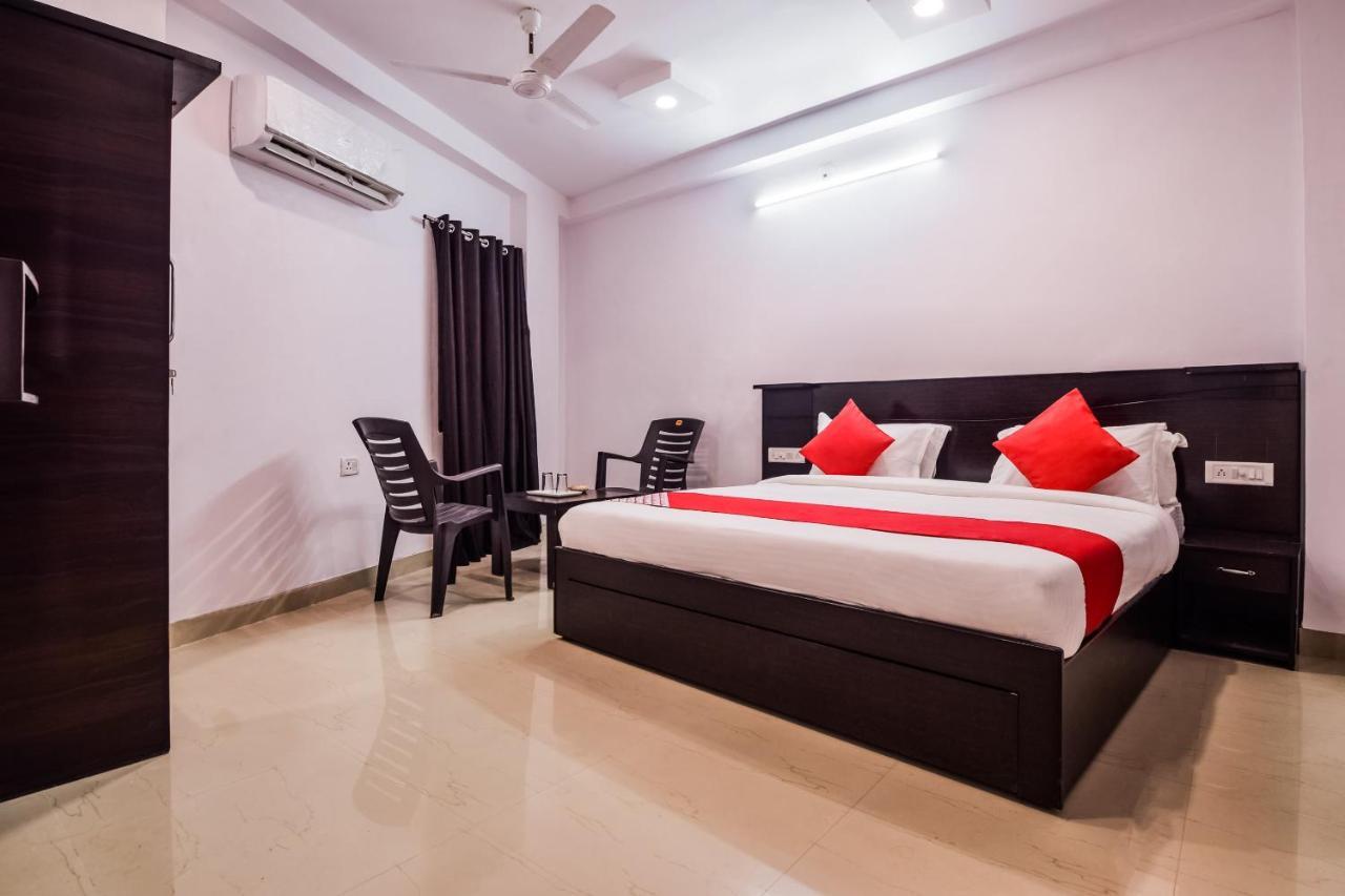 Oyo 23296 Hotel Quality Time Udaipur Bagian luar foto